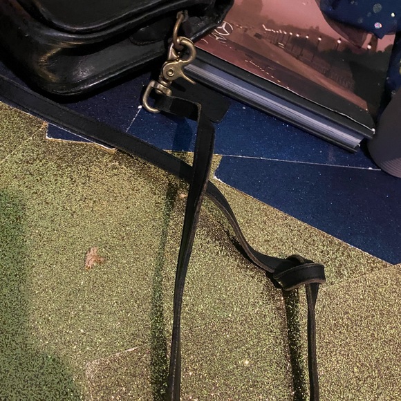 COACH MADE in USA BLACK GOLD DINKY LEATHER CROSSBODY Bag RARE GORG 💚ED Sm VNTG - Picture 15 of 15